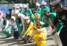 Bupati Sula Turun Langsung Peragakan Tarian Ronggeng Gala