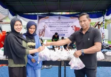 Kemenkum Malut Salurkan Daging Kurban untuk Warga