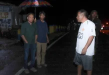 Bupati Ikram Tinjau Banjir hingga Dini Hari, Pastikan Warga Aman