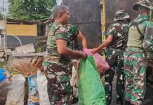 Karya Bakti “Jumat Berkah”-Wujudkan Pantai Dufa-Dufa Bebas Sampah