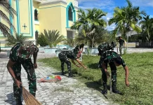 Jumat Bersih Brigif 28 Wujud Kepedulian TNI kepada Masyarakat
