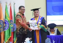 Hadiri Wisuda UMMU Sekda Tidore, Serahkan Hibah Tanah untuk Fakultas Kedokterann
