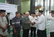 Pemkot Ternate dan Baznas Salurkan Bantuan ZIS