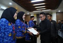 21 ASN Terima SK Pengangkatan, Ahmad Laiman Ingatkan Pentingnya Pelayanan Publik