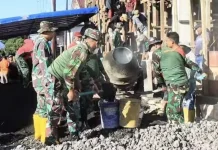 Karya Bakti Kodim 1501 Perkuat Gotong Royong Bersama Warga Toboleu
