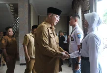 Dua Pelajar Malut Dilepas ke Jakarta, Siap Kibarkan Merah Putih di Istana