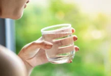 Minum Air Putih Setelah Bangun Tidur, Apa Manfaatnya?