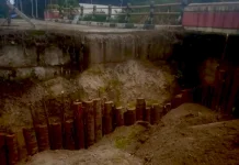 Warga Dua Desa di Sula Patungan untuk Bangun Jembatan Darurat