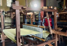 Merawat Denyut Asa Lewat Lembaran Kain di Rumah Tenun Rapidino