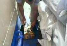 Satreskrim Polres Sula Razia Belasan Botol Miras Ilegal di Pelabuhan Sanana