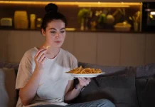 Benarkah Makan Malam Bikin Berat Badan Naik? Berikut Penjelasannya