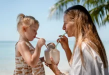 Kenali Manfaat Air Kelapa bagi Anak