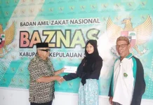Baznas Kepulauan Sula Salurkan Perlengkapan Salat bagi Warga Mualaf