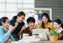 Teman Kerja Jadi Faktor Penting Kebahagiaan Pekerja