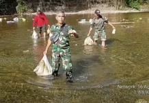 Koramil Wasile Bergerak Bersihkan Sampah Kali Chandra SP4
