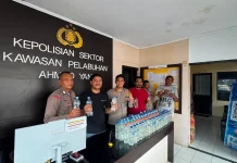 Polsek Pelabuhan Ahmad Yani Amankan 104 Botol Miras