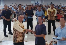 Lapas Ternate Penuhi Kebutuhan Dasar WBP Melalui Pembagian Pakaian