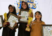 SMP Negeri 1 Sanana "Borong" Juara di Festival Tunas Bahasa Ibu