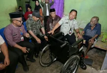 Talib Muraji Warga Fitu Ternate Dapat Bantuan Sosial