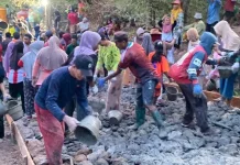 Warga Manggagole Swadaya Cor Jalan Tani Sepanjang 150 Meter