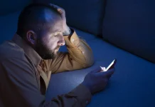 Mengenal Dampak 'Blue Light' terhadap Kulit