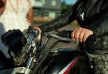 Penyebab Tarikan Gas Motor Terasa Keras atau Berat