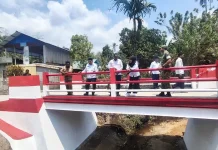 Dandim Bersama Bupati Sula Resmikan Jembatan Garuda Merah Putih di Desa Pastina