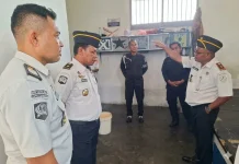 Perkuat Komunikasi dan Penataan Hunian, Kalapas Sanana Sambangi Warga Binaan