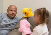 Tips Bermain Boneka Tangan Bersama Anak