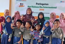 Balai Bahasa Peringati HBII bersama Siswa di Halsel