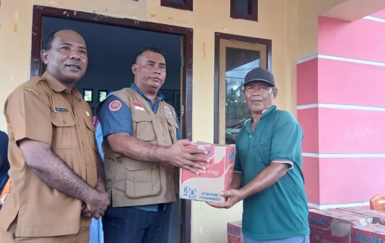 BPBD Tidore Salurkan Sembako ke Korban Gempa Bumi