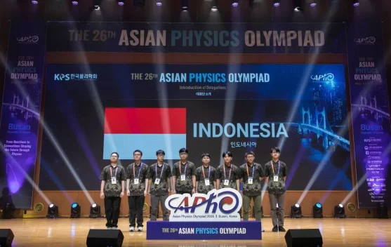 Tim Fisika Indonesia Raih Dua Emas di APhO 2026