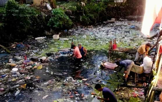 DLH Ternate Bersihkan Saluran Air Cegah Risiko Banjir