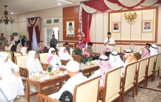 Bupati Halteng Sambut Jamaah Haji, Doakan Raih Haji Mabrur