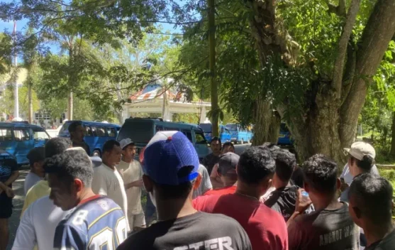 Sopir Angkot Datangi Dishub Sula Minta Naikan Tarif