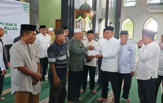 Baznas Ternate Salurkan Rp160 Juta untuk Imam dan Badan Syara
