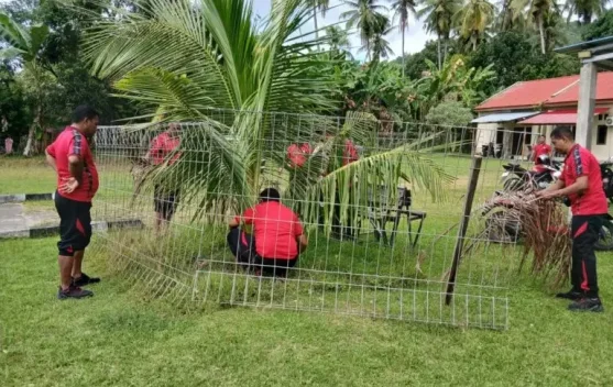 Sambut HUT Bhayangkara, Polsek Sanana Bakti di Lingkungan Mako