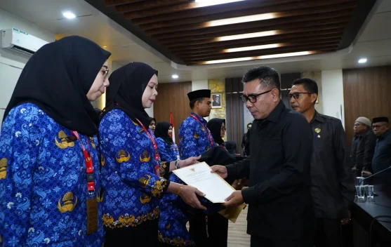 21 ASN Terima SK Pengangkatan, Ahmad Laiman Ingatkan Pentingnya Pelayanan Publik