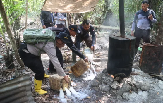 Polres Halmahera Selatan Putus Mata Rantai Produksi Miras Ilegal