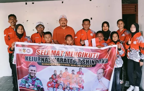 Sekum KONI Malut Lepas Tim Karate Shindoka Malut ke Kejurnas di Jakarta
