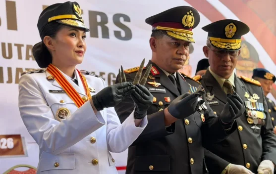 Didampingi Gubernur Sherly, Kapolda Umumkan Pengungkapan 16 Senjata Api Ilegal