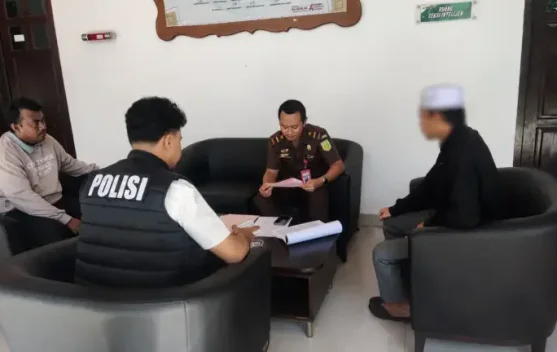 Satreskrim Polres Sula Limpahkan Tersangka Dugaan Pencurian ke Kejaksaan