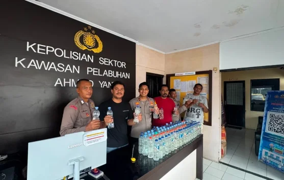Polsek Pelabuhan Ahmad Yani Amankan 104 Botol Miras
