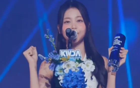 Carmen Hearts2Hearts Raih Penghargaan di K-World Dream Awards 2026