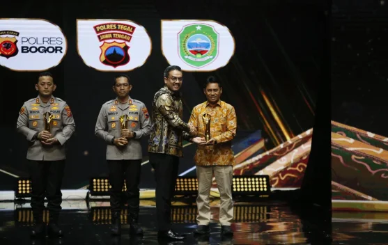 Layanan Kesehatan Antar Bupati Haltim Ubaid Yakub Raih Penghargaan Nasional 2026