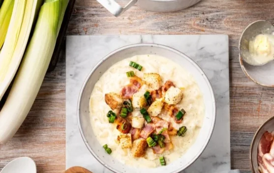 Kenali Manfaat Mengonsumsi Bubur Ayam