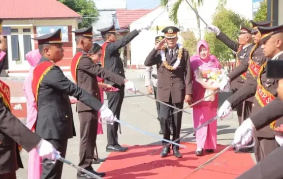 Polres Sula Gelar Upacara Pelepasan Wakapolres