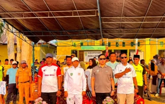 Ketua KONI Sula Buka Kompetisi Sepak Bola U-12 Zona Satu