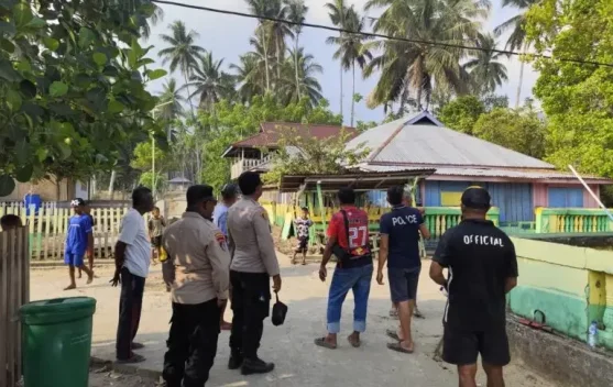 Personel Polsek Mangoli Timur Cegah Konflik di Desa Waitamela