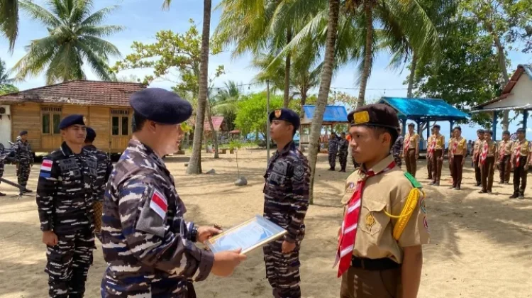 Lanal Tolitoli Gelar Persami KKRI Bentuk Karakter Pelajar